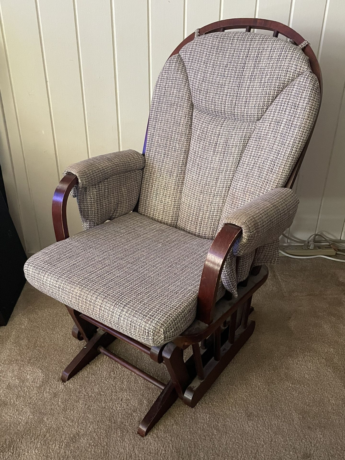 Comfortable Glider Rocking Chair – Solid Wood Frame