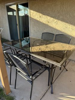 Set Outdoor Dining Table and chairs