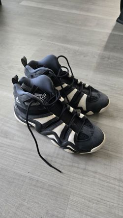 Kobe Crazy 8 basketball shoes (Size 10)