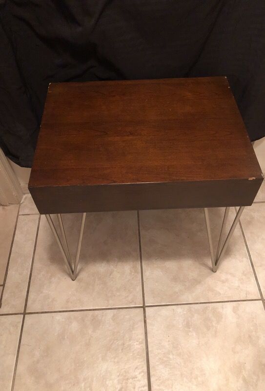 Nice wood end table with metal legs