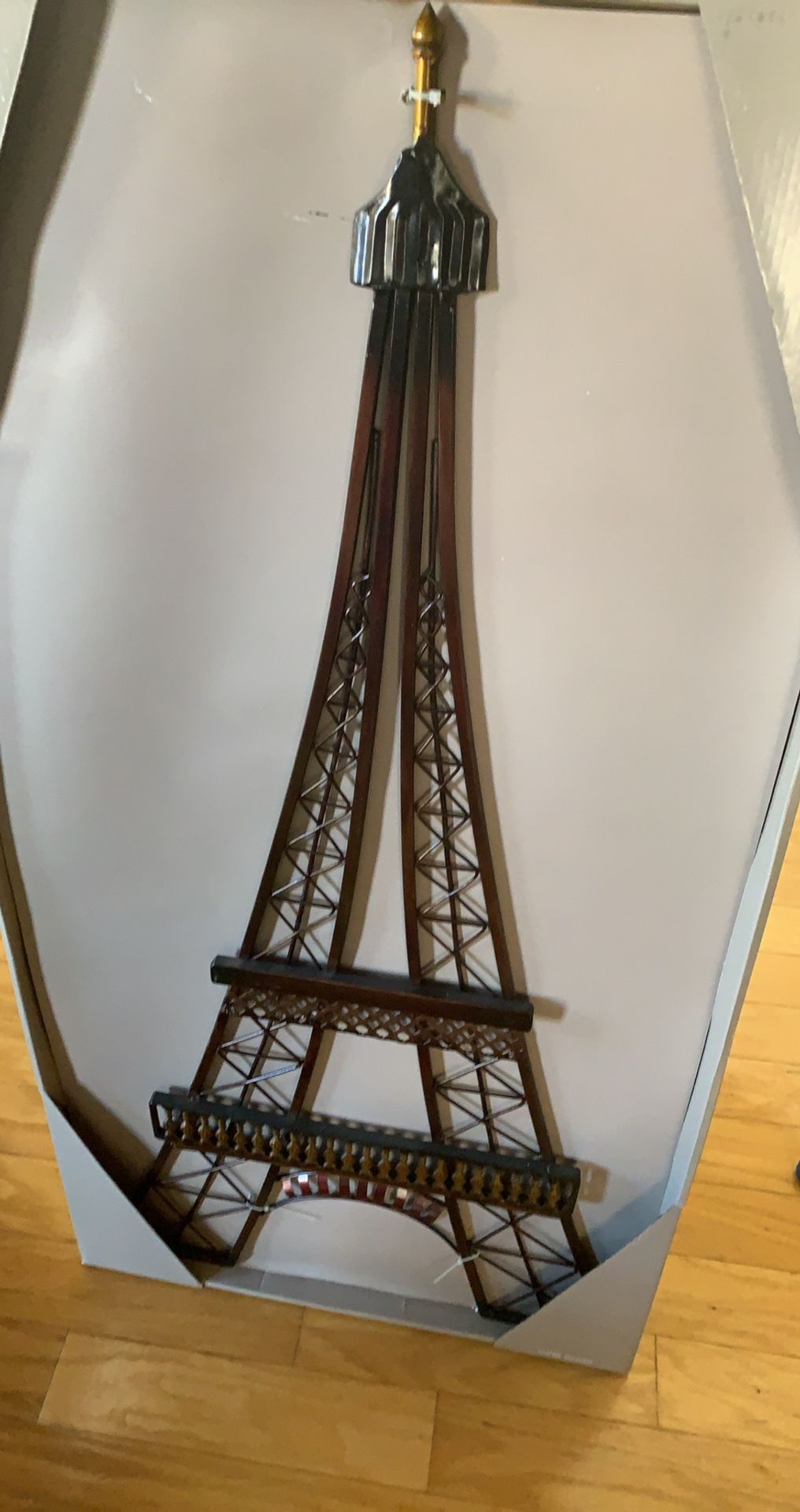 Eiffel Tower Metal Wall Decor for Sale in Clearwater, FL - OfferUp