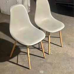 Nice Chairs 