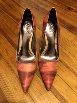Carlos Santana pink high heel shoe- size 8