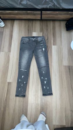 GRAY PURPLE JEANS SIZE 32 NEW