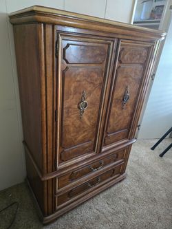 5 piece solid wood bedroom set King size