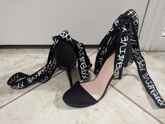Shoe Dazzle Black Lace Up Ankle Tie Wrap (Never Worn) Heels