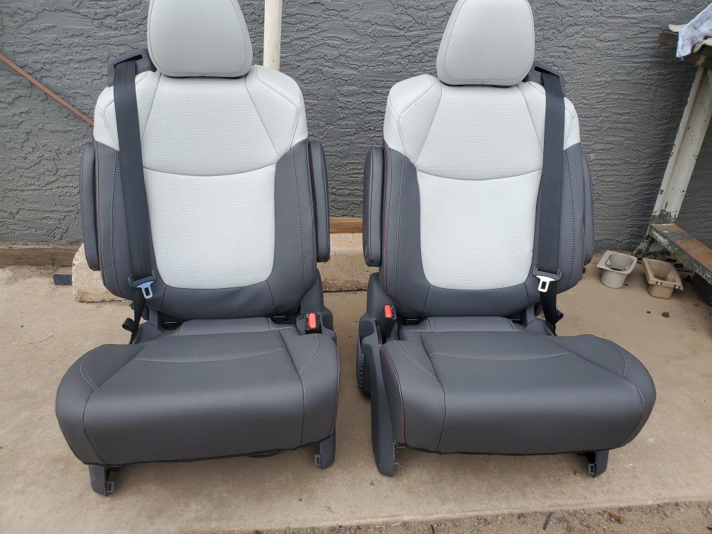 BRAND NEW LEATHER BUCKET SEATS WITH SEATBELTS 