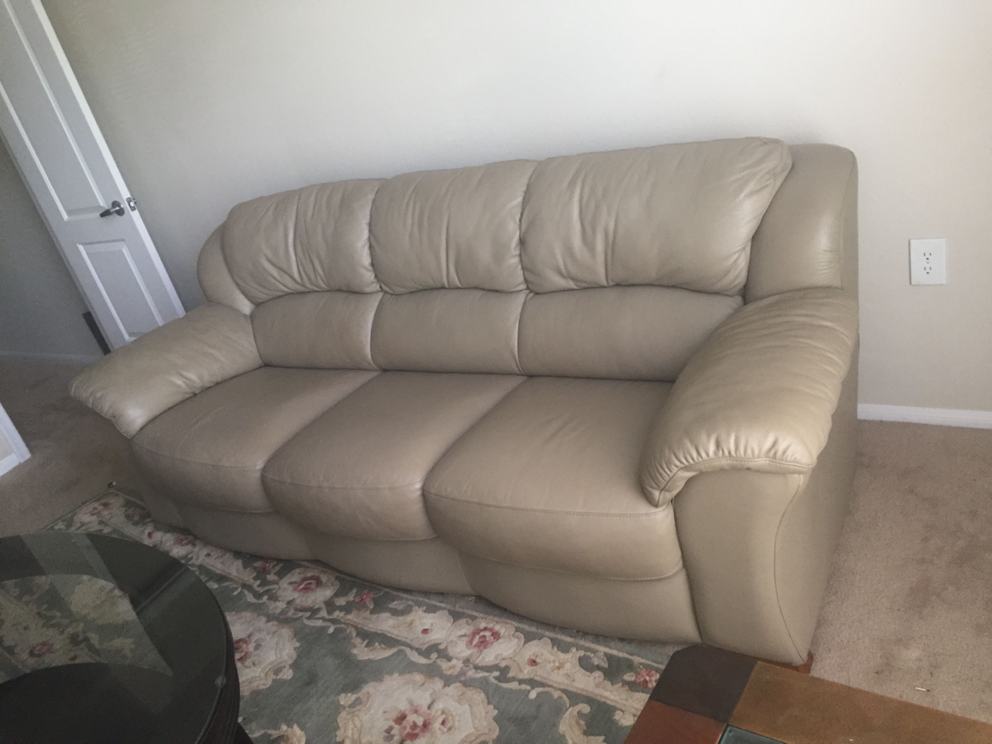 Lazboy leather sofa creme beige in great condition