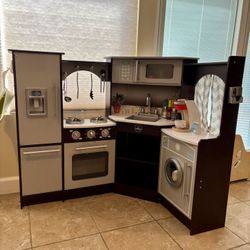 KidKraft Pretend Kitchen