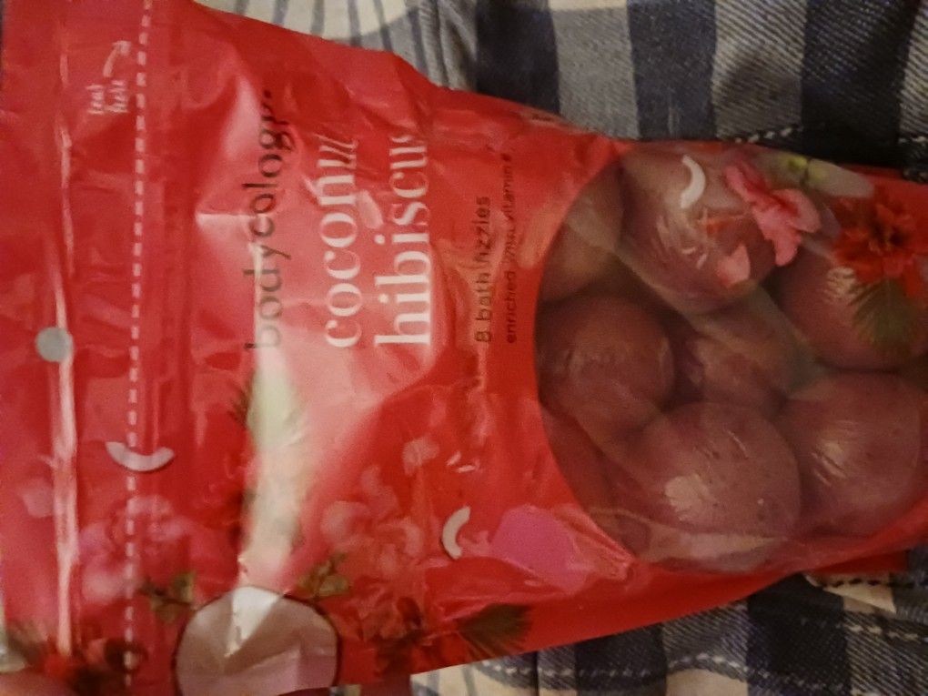 Body Cology Coconut Hibiscus 8 Bath Fizzies 