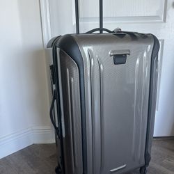 TUMI Vapor 30” Large Hardcase Spinner Luggage NEW