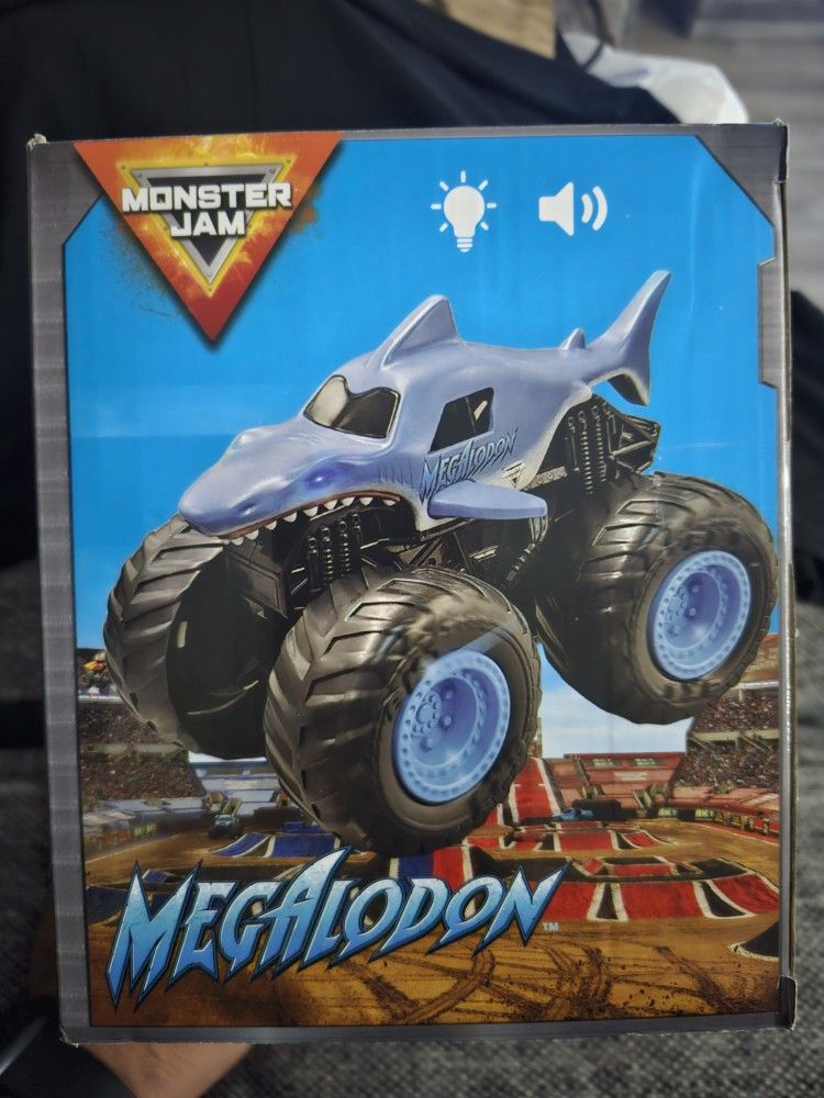 MONSTER YAM MEGALODON