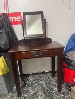 Wooden vanity w/mirror