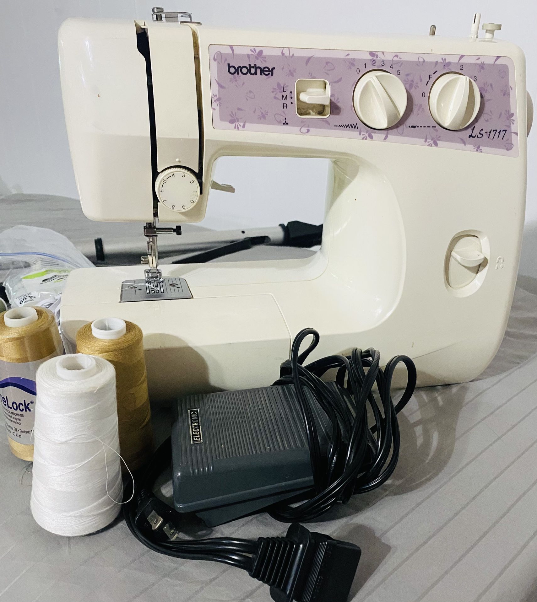 BROTHER SEWING MACHINE 
