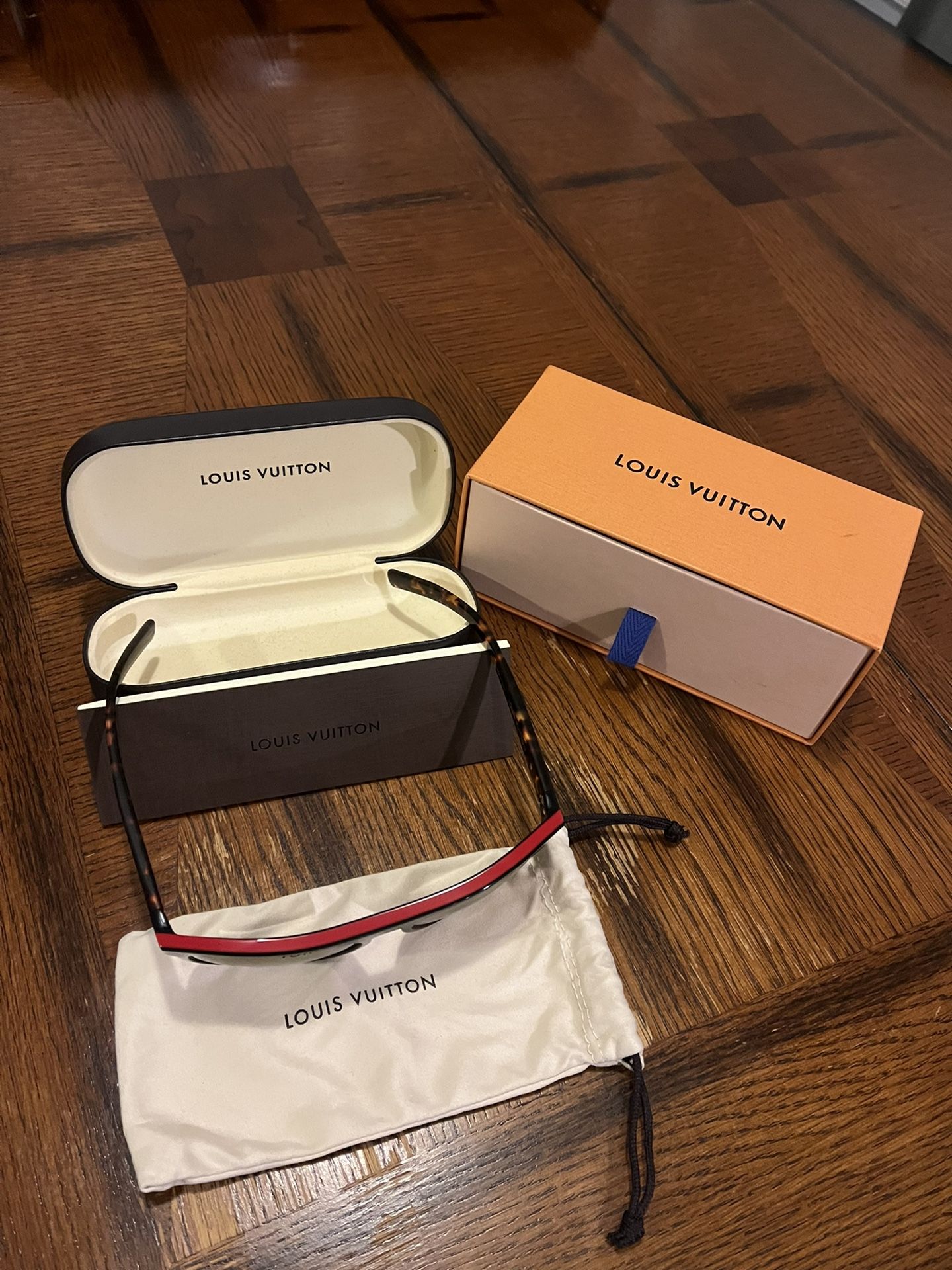 Authentic Vintage Louis Vuitton Sunglasses Case for Sale in Baldwin, NY -  OfferUp