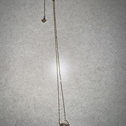 Kendra Scott necklace