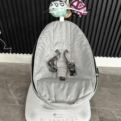 4Moms MamaRoo Swing NEW