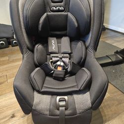 Nuna Rava Carseat 