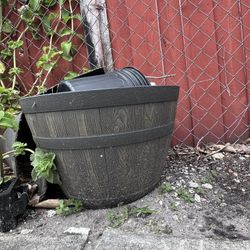 4 16” Whiskey barrel Brown Resin planters