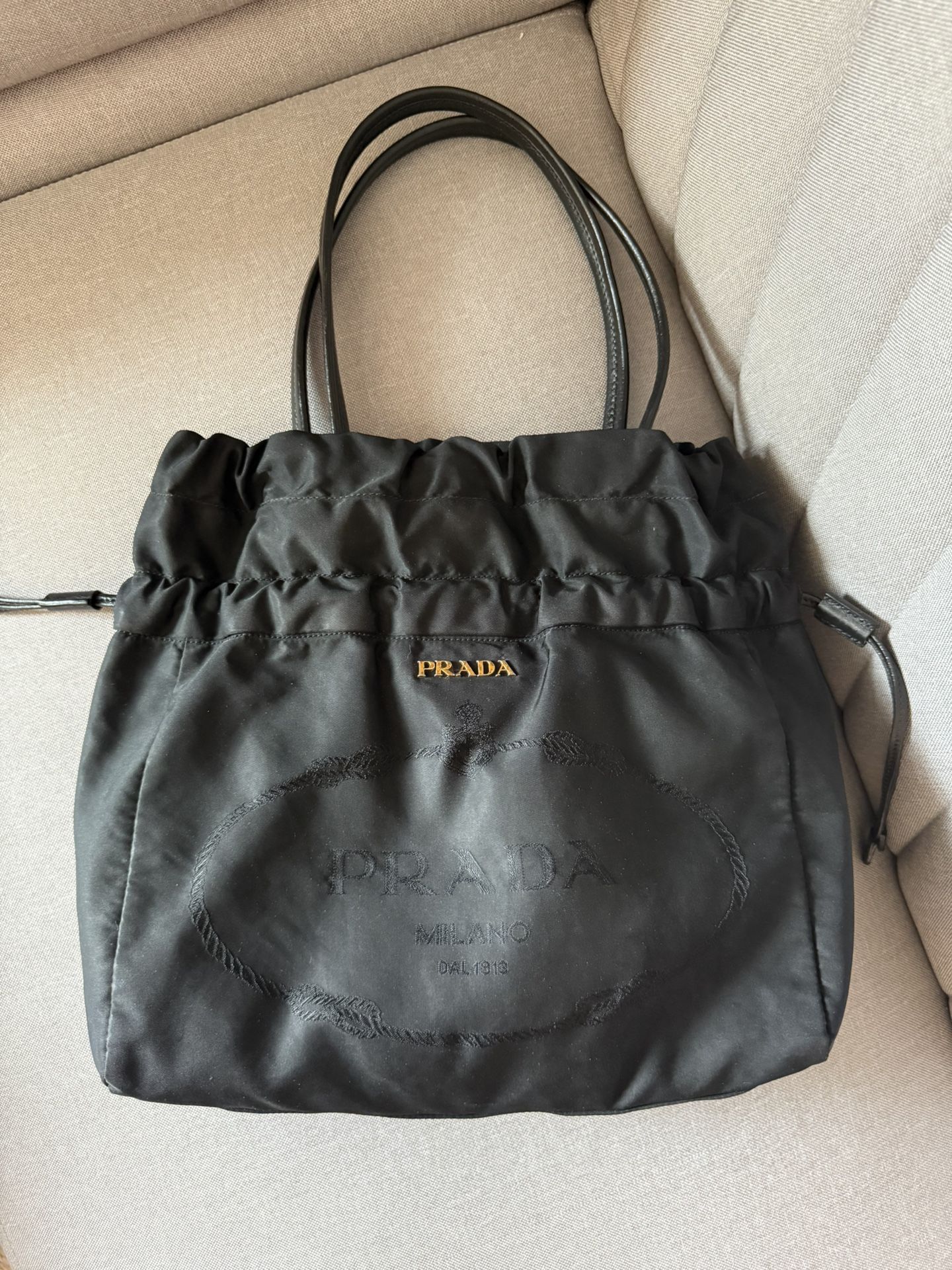 Auth PRADA gathered nylon bag black-Good
