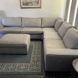 Sectional Couch W/Ottoman