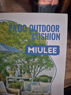2 Patio cushions