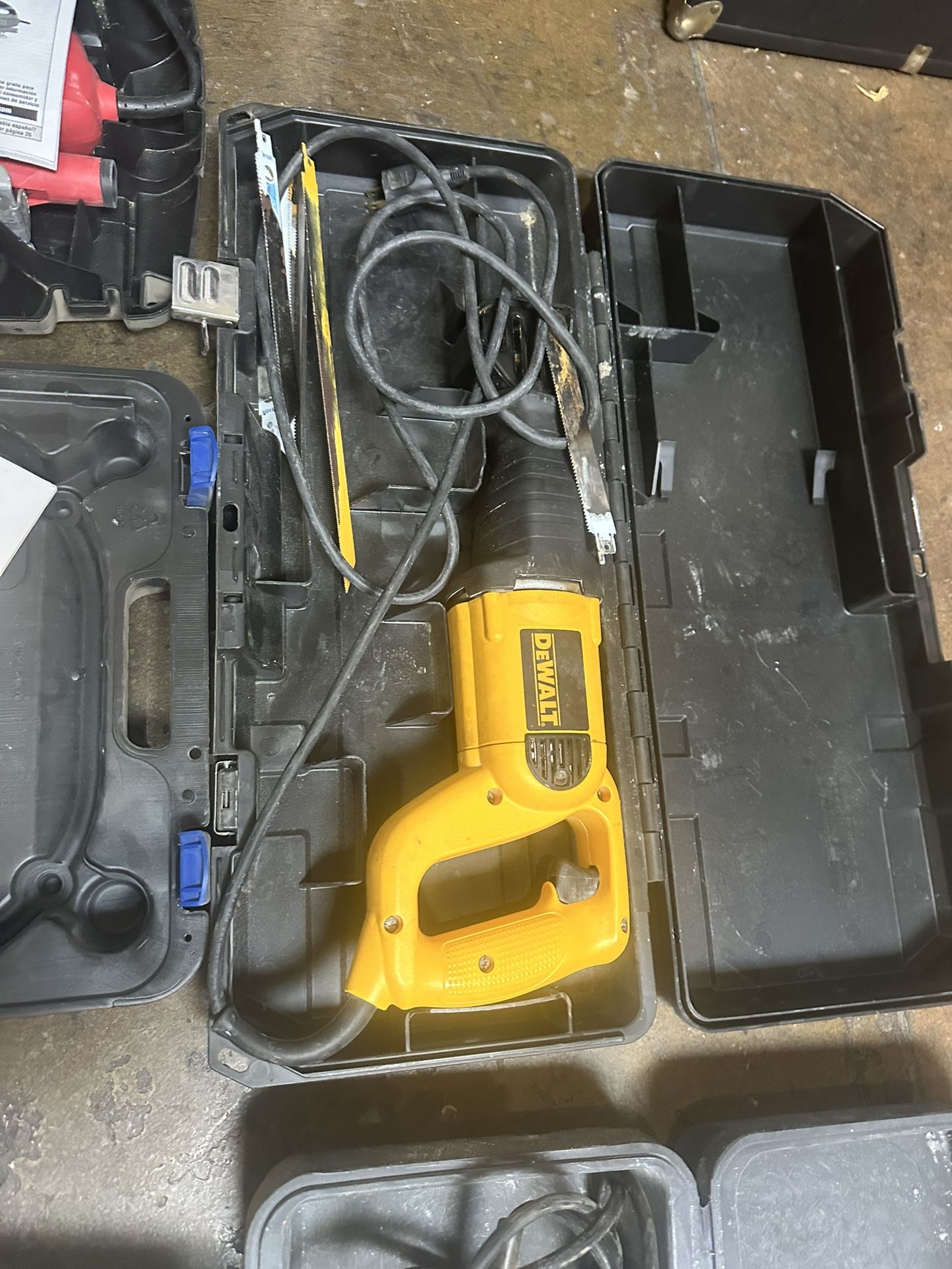 DEWALT HAND SAW