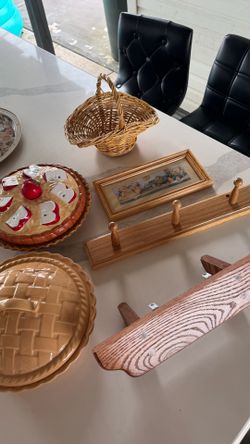 Vintage decor! Prices down below👇👇👇👇