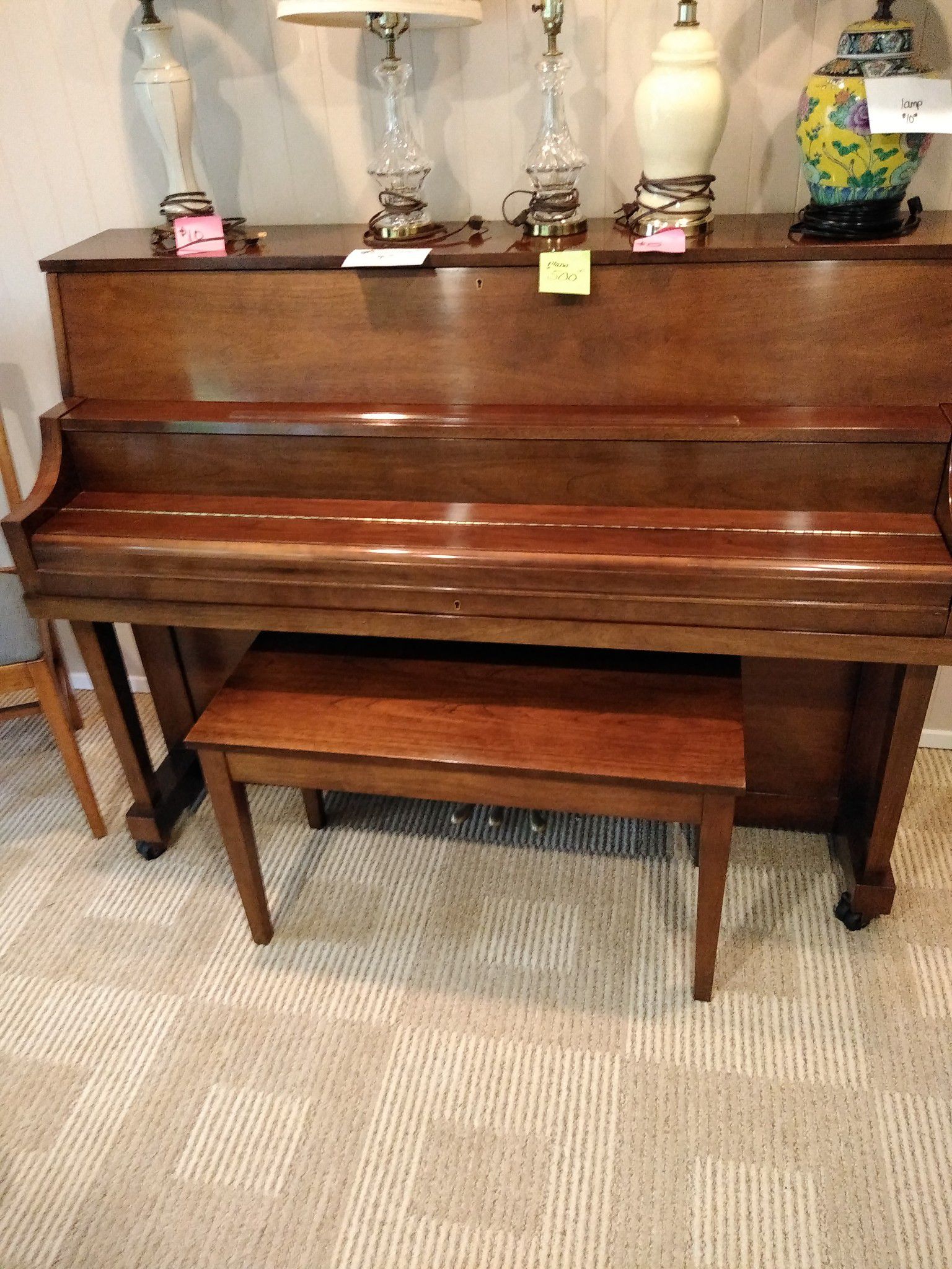 Yamaha spinet piano