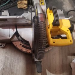 Dewalt 12" Miter Compound Miter Saw 