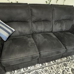 Manual Reclining Sofa Well Maintained 
