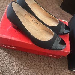 Andrea Kitten Heels Slip Ons Size 7.5 