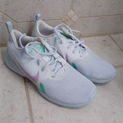 Women's Nike Flex Size 9R