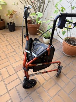 Lifestyle 3 Wheel Light Weight Walker With Basket