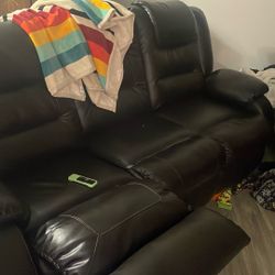 Ashley’s Recliner Set 