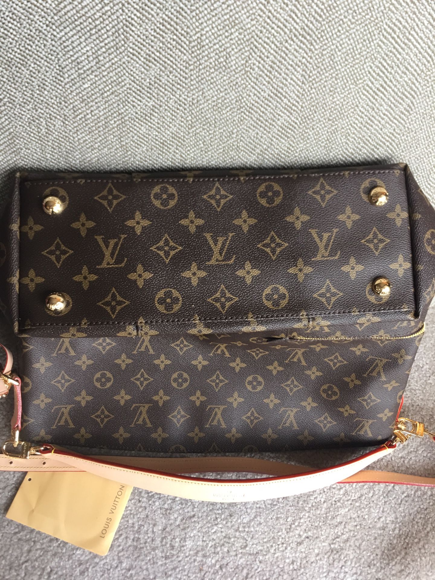 Louis Vuitton make up bags both in mint condition like new!!date codes  AR5106 and AR1145 for Sale in Bellflower, CA - OfferUp