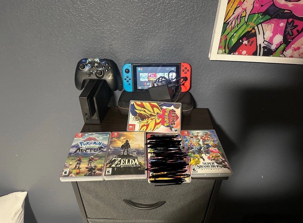 SWITCH CONSOLE WITH CONTROLLER AND GAME BUNDLE + CASE