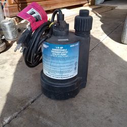 Submersible pump