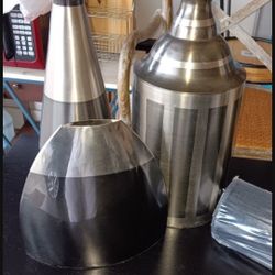 Black And Gray Vases Iron Set