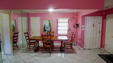 Mesa y 4 sillas