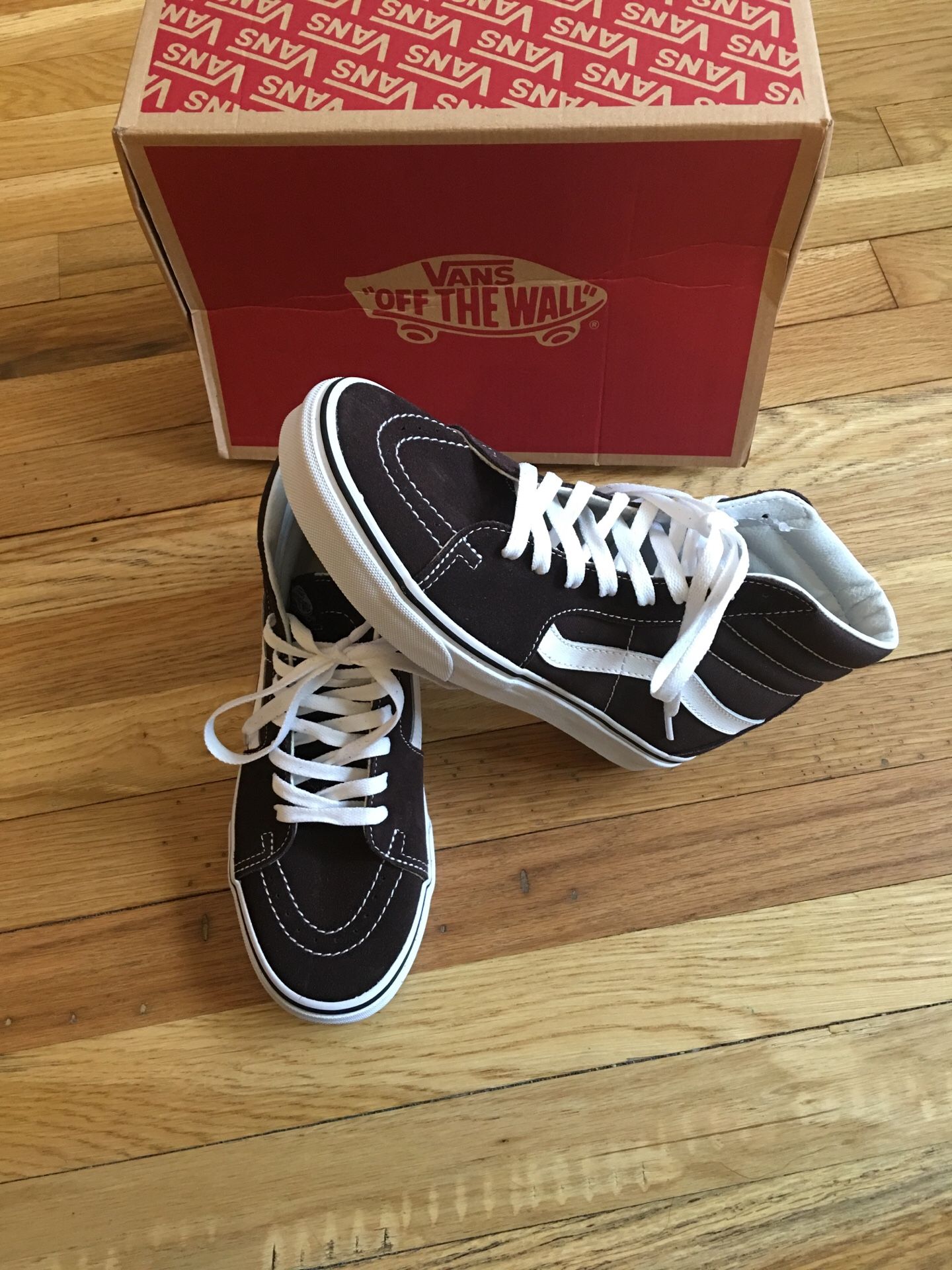 Vans size 7 men’s brown