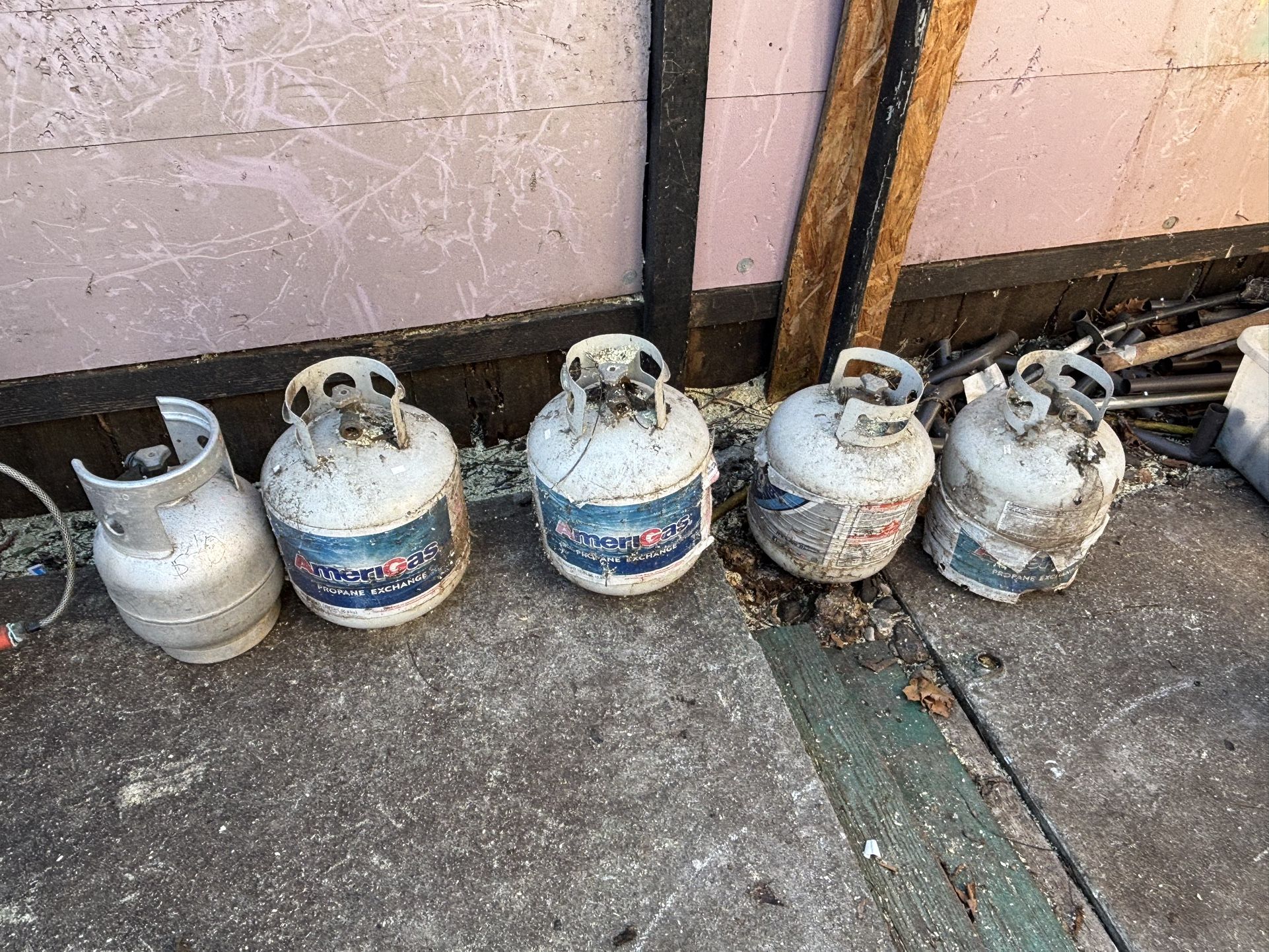 AmeriGas Propane Tanks x5