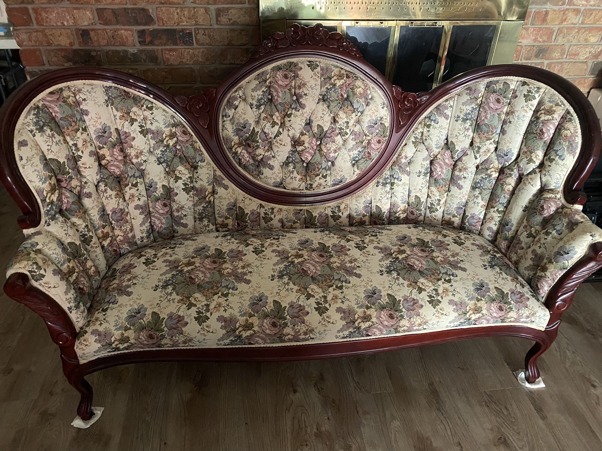 Victorian Sofa 