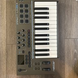 Impact LX25+ MIDI 