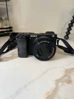 Sony A6000 Camera + Sony Zoom Lens + Bag – Excellent Condition