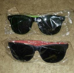 2 FOR 1 2 PAIRS OF UV400 SHADES