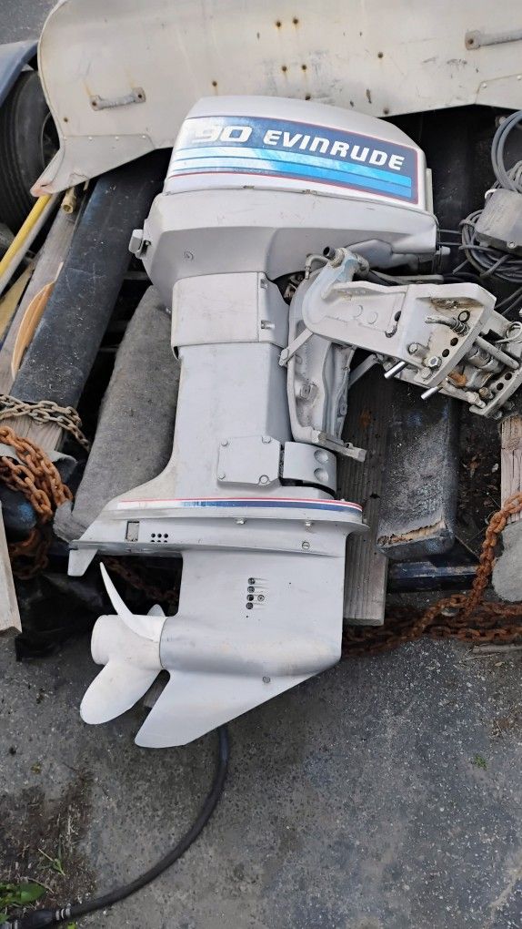 Evinrude 90hp Outboard In Good Condition & Low Hours