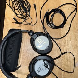 Studio Headphones And Mic 