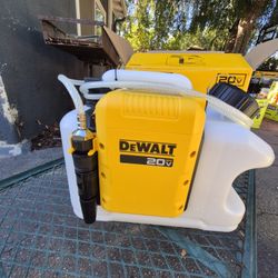 DEWALT 20V MAX 15Gal. Powered Water Tank With Bluetooth Tool Control(Tool-Only)