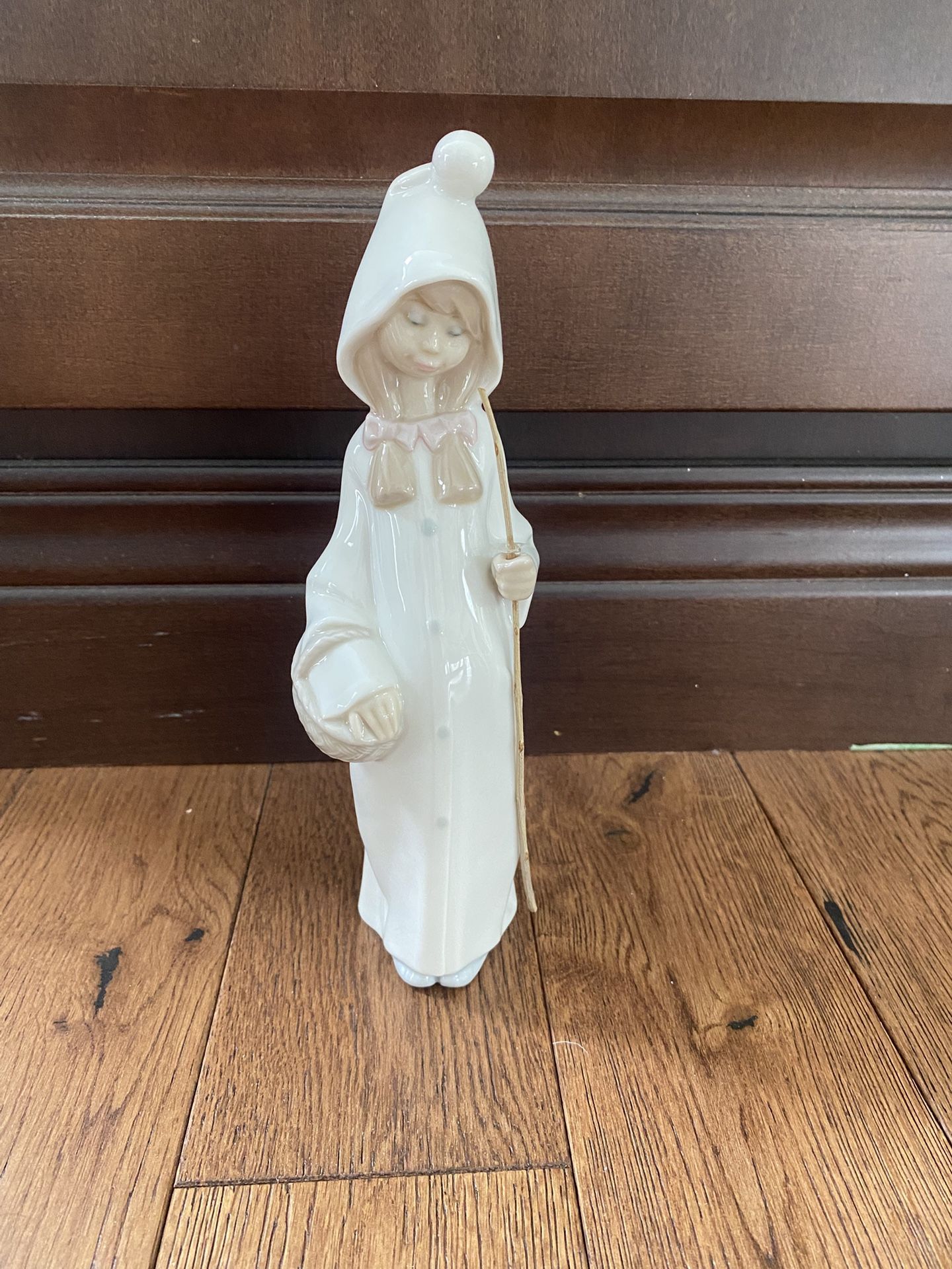 Lladro Shepherdess Girl with Basket